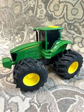 4/$20 John Deere Monster Treads (Lights and Sounds DON’T WORK)